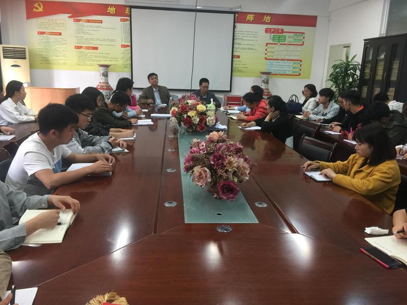 2 座谈会现场(二).jpg